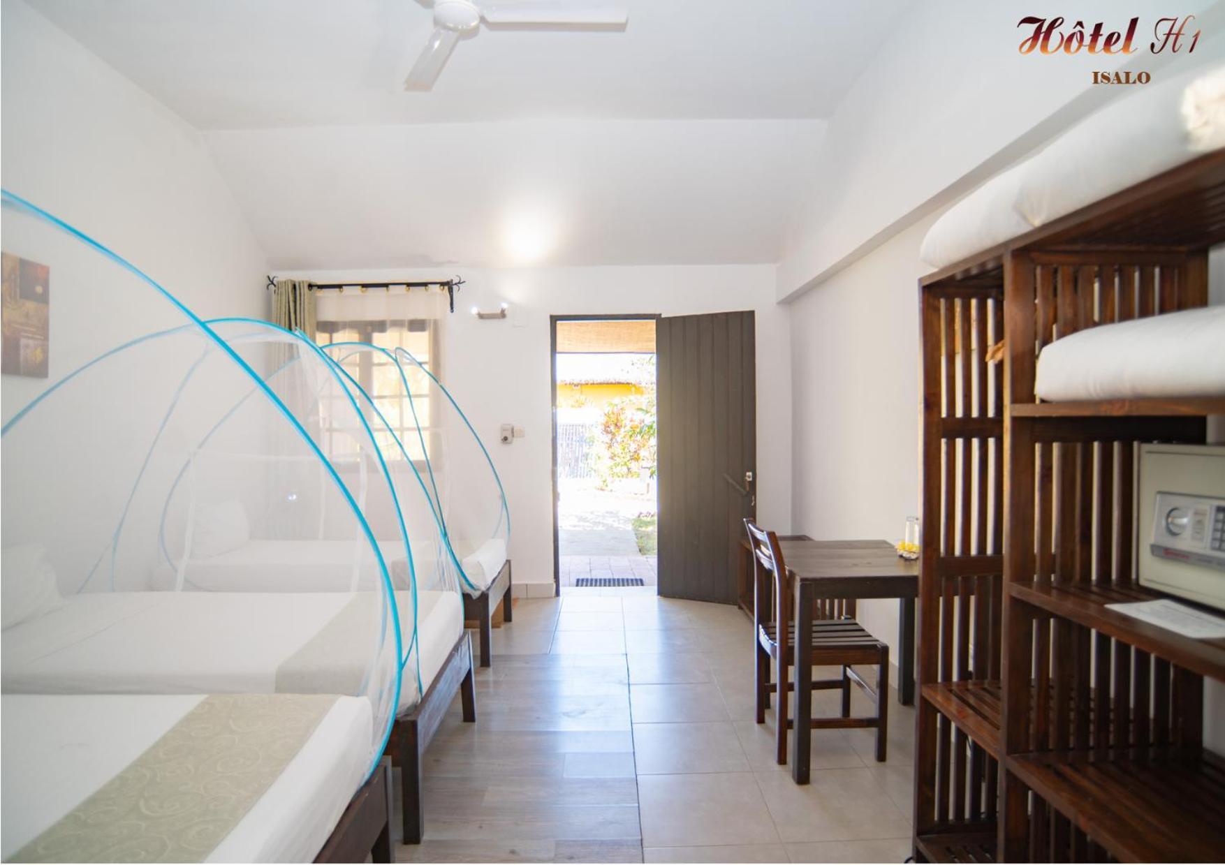 Hotel H1 Isalo Ranohira Extérieur photo