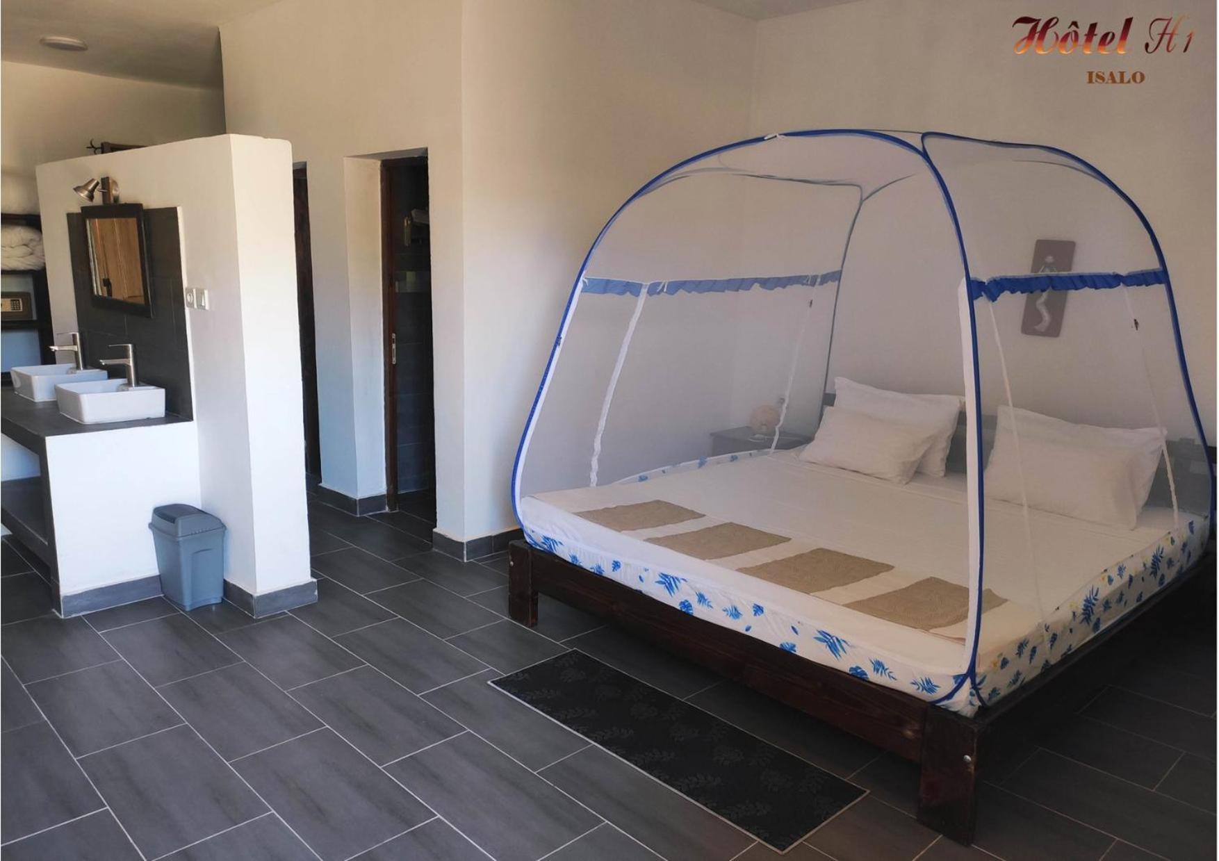 Hotel H1 Isalo Ranohira Extérieur photo